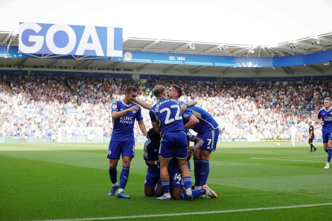 ハリー・ウィンクスのインスタグラム：「Great way to finish the week going into the international break. Fans were class as always👏🦊」