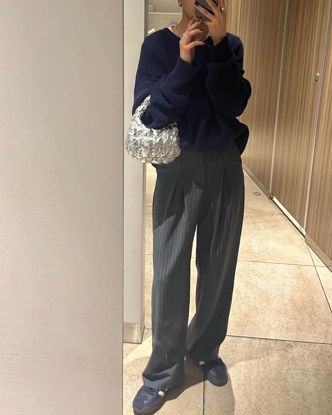 内山愛さんのインスタグラム写真 - (内山愛Instagram)「ふらっと入って目に止まり即買いしたbag とても可愛くて既にヘビロテ🩶  最近一気に寒くてスープ欲する日々🍲秋鮭の水餃子美味、、🐟」10月8日 18時49分 - ai_uchiyama