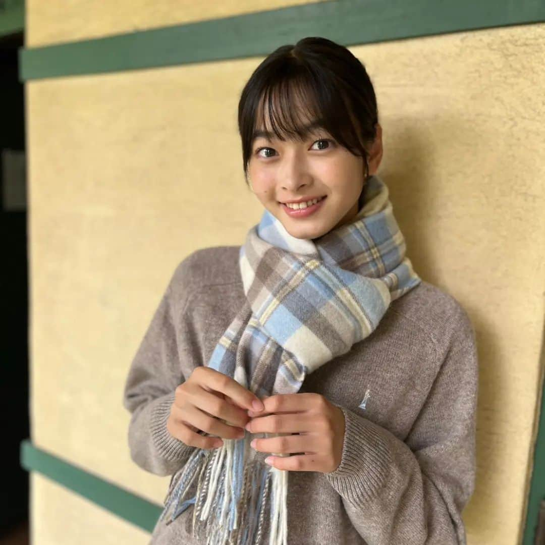 滝口芽里衣さんのインスタグラム写真 - (滝口芽里衣Instagram)「.  最近涼しくなってきましたね🍃  体調崩さないように気をつけてください😌  私も気をつけます✊🏻  写真はイーストボーイのオフショです🤳🏻マフラーかわいい❤︎  #PR #セブンティーン #seventeen #専属モデル #model  #eastboy #イーストボーイ #マフラー #制服 #制服コーデ #体調崩さないように気をつけてください #スターダストプロモーション #滝口芽里衣 #ljc#jc3 #08」10月8日 18時50分 - merii_takiguchi_official