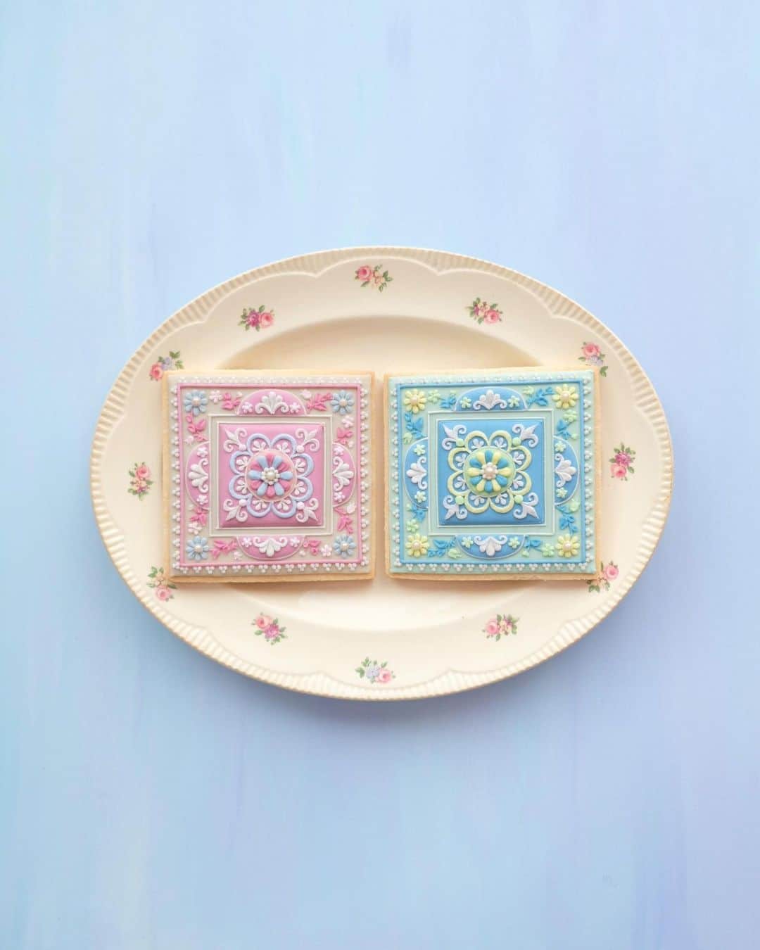 KUNIKAのインスタグラム：「Tile cookies for Jewelry Float Crew Socks 💠🫧」