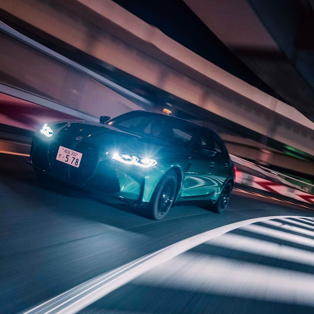 BMW Japanさんのインスタグラム写真 - (BMW JapanInstagram)「THE M3でドライブしたくなったらいいねで教えてください。  都会の喧騒で、ひときわ際立つ存在感を放つ。  BMW M3 セダン アイル・オブ・マン・グリーン 最高出力：510 馬力〔375 kW〕*ヨーロッパ仕様車値  ※特別な許可を得て撮影しています  #BMW #駆けぬける歓び #BMWJapan #THEM3 #BMWM #BMWgram #bimmer #BMWlove #BMWlife #渋谷スクランブル交差点」10月8日 19時00分 - bmwjapan