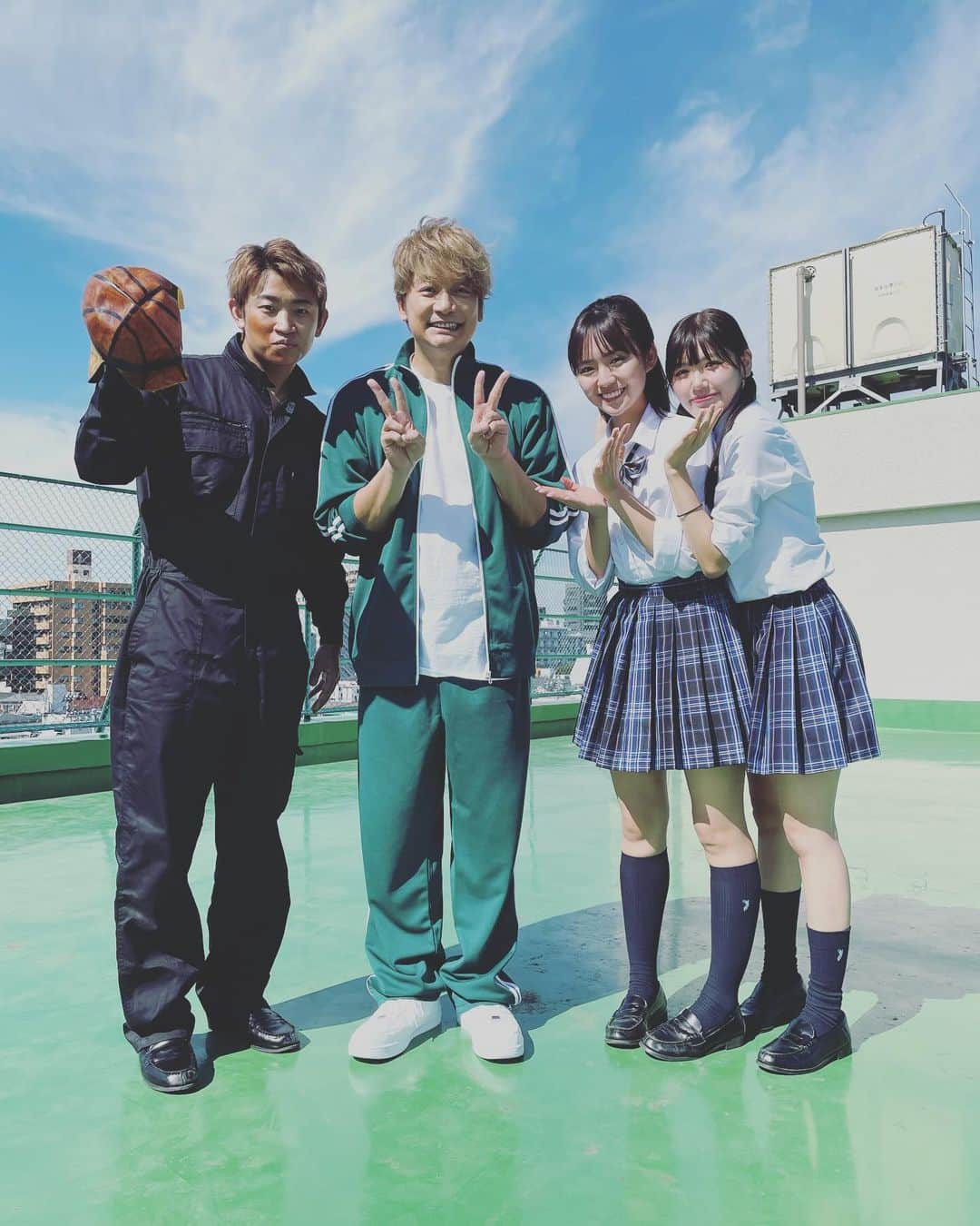 香取慎吾さんのインスタグラム写真 - (香取慎吾Instagram)「#TikTok の #ショートドラマ #毎日はにかむ僕たちは に出演しました。  TikTokに観に行ってみて下さい。 『 #まいはに 』です。  @kai_hayasaka._  @runstagram_717  @ayu__kamata  @gokko5club」10月8日 19時11分 - katorishingo_official