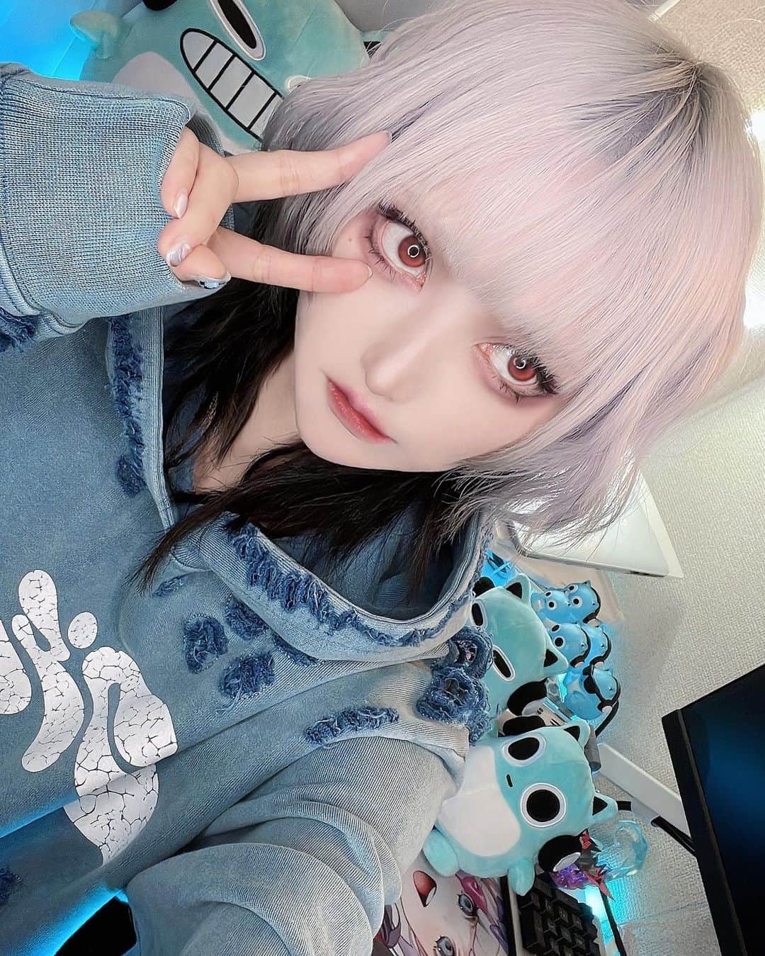のむらこいちのインスタグラム：「眠気乗り越えた…そんで今日寒い……」