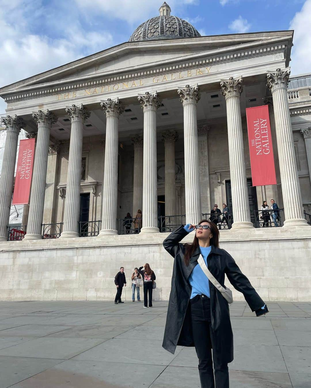 ユリ のインスタグラム：「공유하고싶은게 너무 많아🤭💂‍♀️🇬🇧  #nationalgallery  #bigben #vangogh」