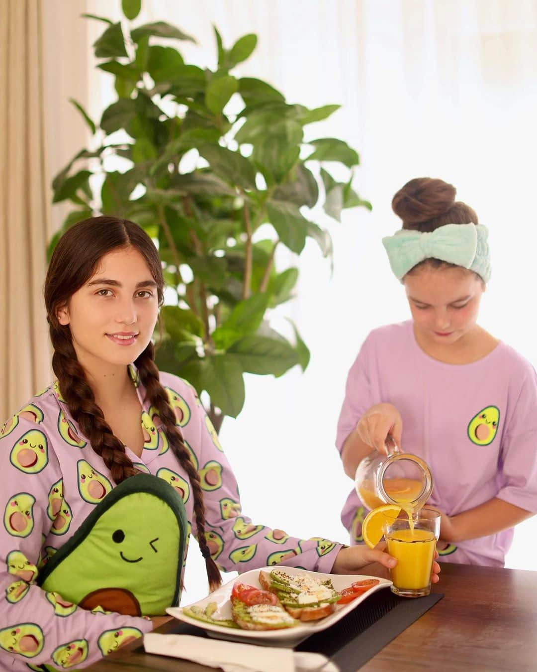 Laertaさんのインスタグラム写真 - (LaertaInstagram)「Sunday breakfast in my 🥑 pjs from @nextofficial   #morning #breakfast #avocado #pyjamas |AD」10月8日 19時14分 - fashion_laerta