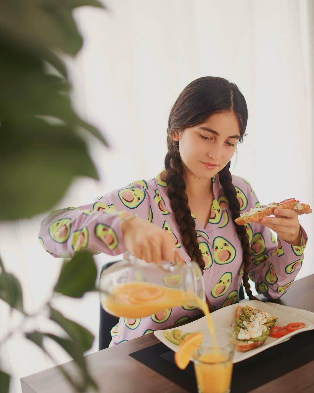 Laertaのインスタグラム：「Sunday breakfast in my 🥑 pjs from @nextofficial   #morning #breakfast #avocado #pyjamas |AD」