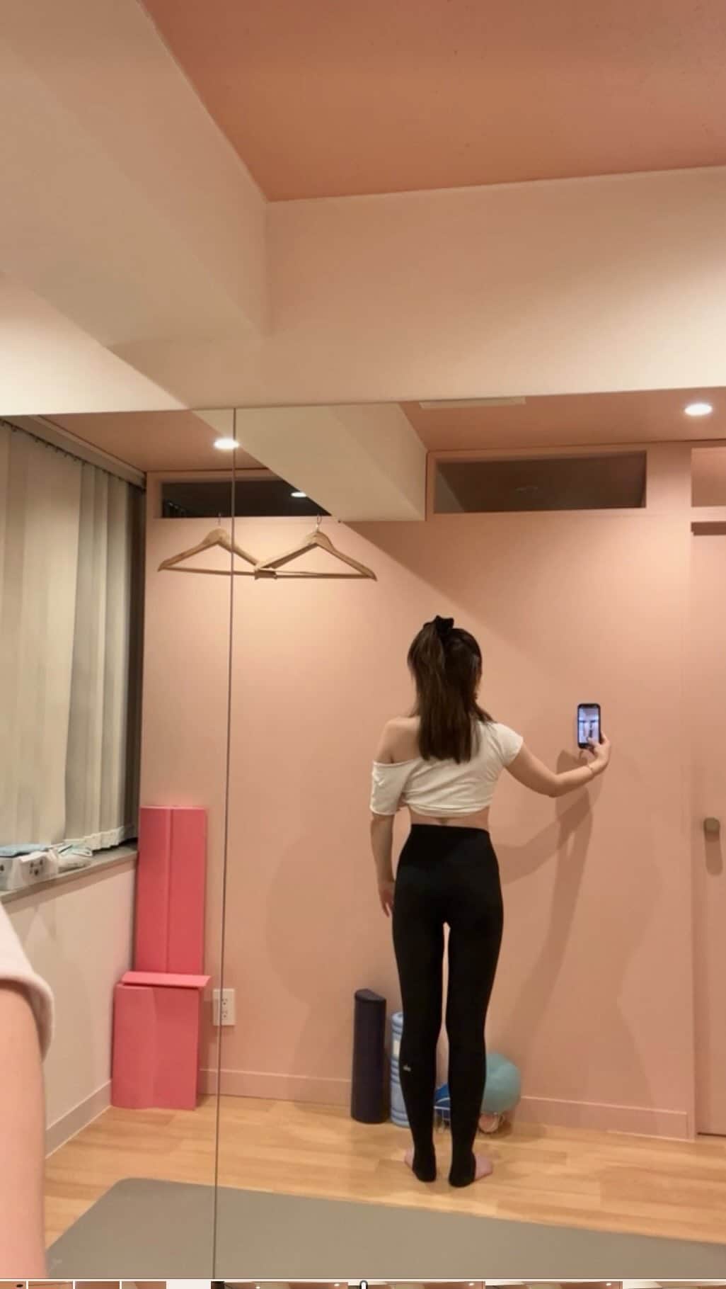 shihoのインスタグラム：「1週間の記録🦕  （あぁぁーーー写真撮ると伸び代だらけと気付かされる。うぅ。）  コツコツ一緒にがんばろう😤😤  みんなの理想のbody教えて💛🩷🧡💚🩵💜  #ユミコアボディ #ユミコアボディトレーナー #まだまだ私課題が盛りだくさん #コツコツ一緒に頑張ろう」