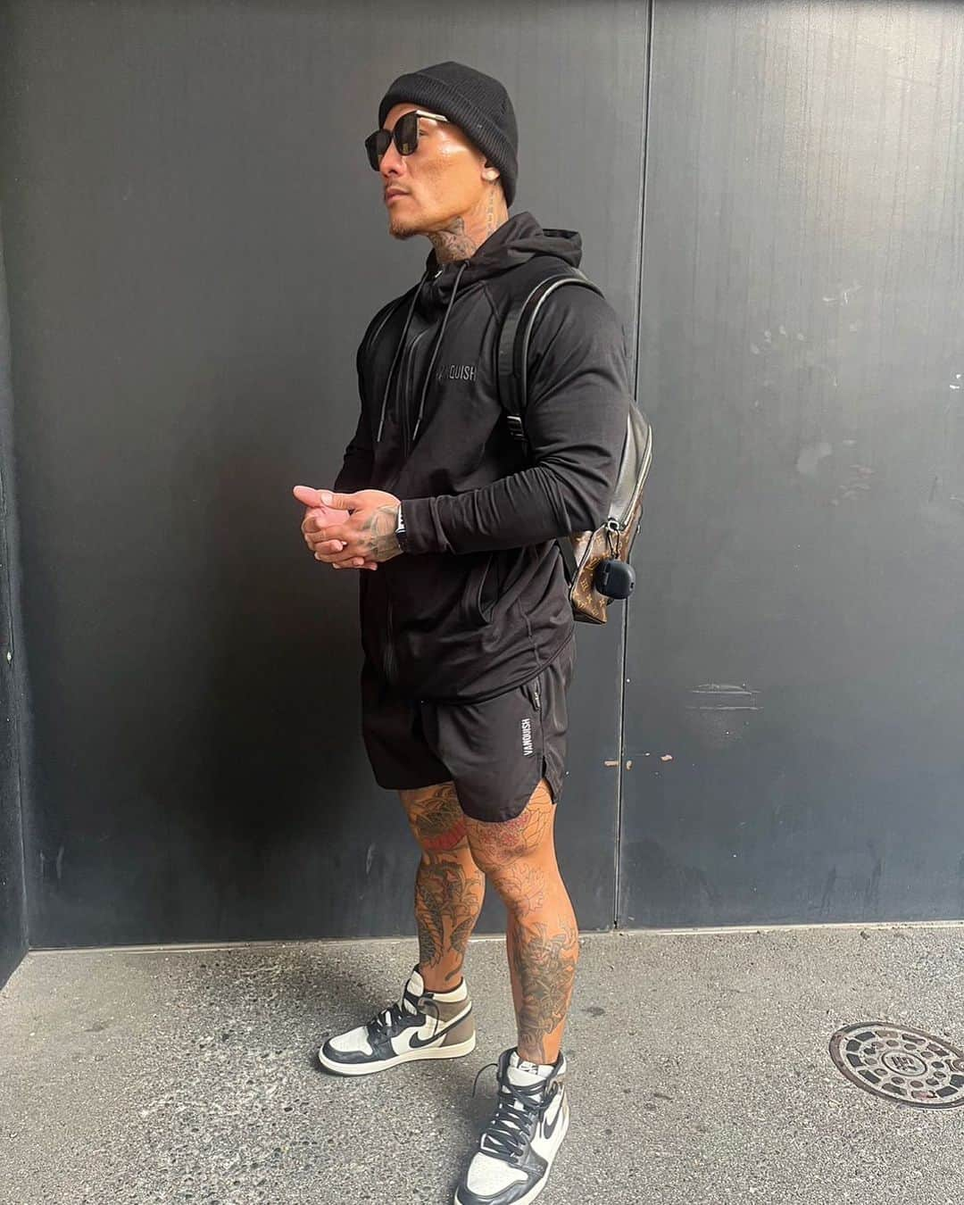 中村直輝さんのインスタグラム写真 - (中村直輝Instagram)「#fashion#fitnessmodel#fitness#workout#gym#trainingwear#style#streetstyle#physique#bodybuilding#tattoo#japanesetattoo#wabori#jodan#bose#ootd   stylishな感じ🤟🏾」10月8日 19時37分 - _naokinakamura_