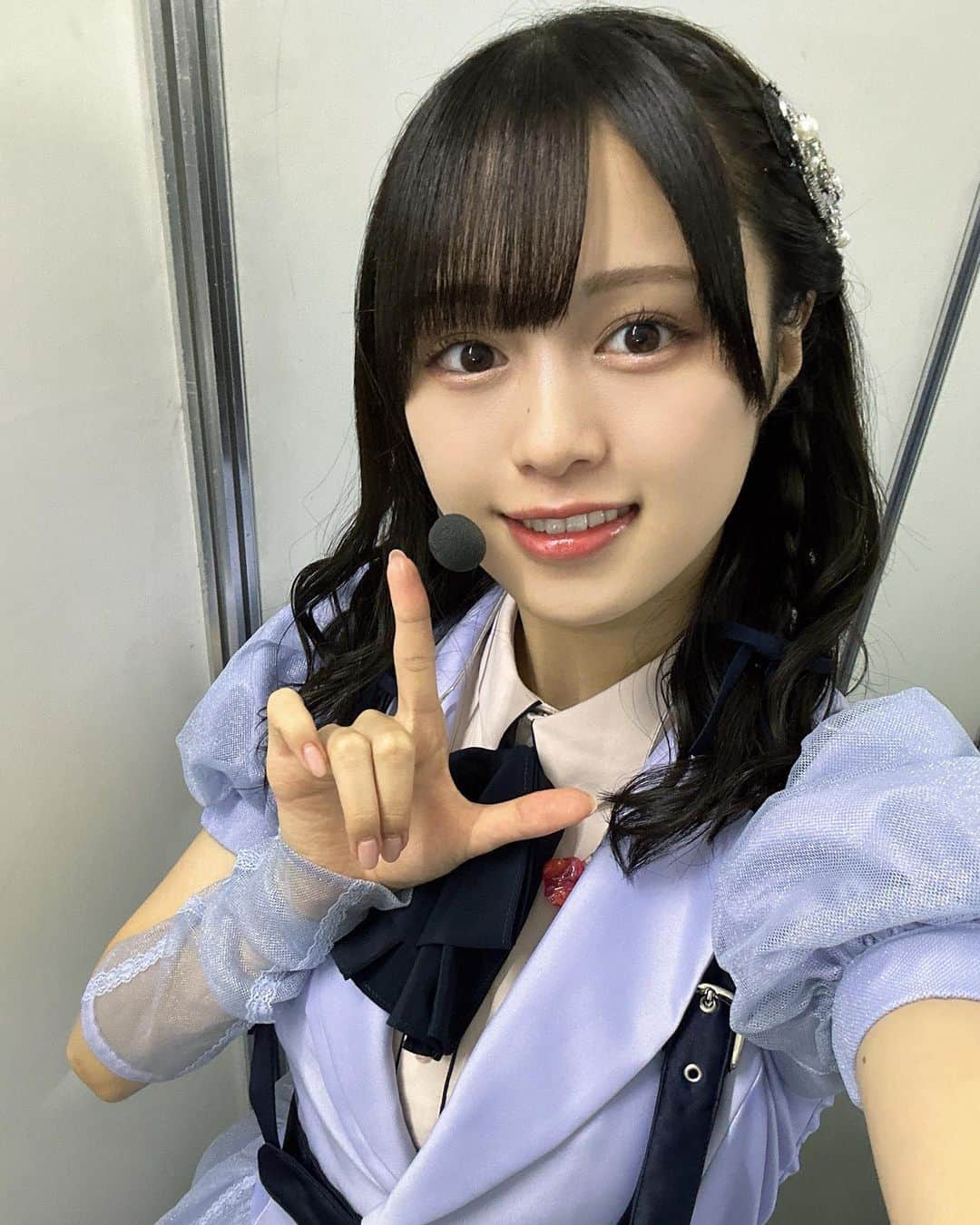 絵森彩のインスタグラム：「⚡️  #イナズマロックフェス 2023 お足元の悪い中でしたがありがとうございました🙇🏻‍♀️⚡️ 滋賀県へ初上陸！ 西川さんにお会いできました💪 そして雨の中でのパフォーマンスもすごく楽しかったです😚 また呼んでいただけますように。 わかと撮ったよ📷 鬼塚夏美役 絵森彩🥤 #IRF23  #lovelive #Liella」