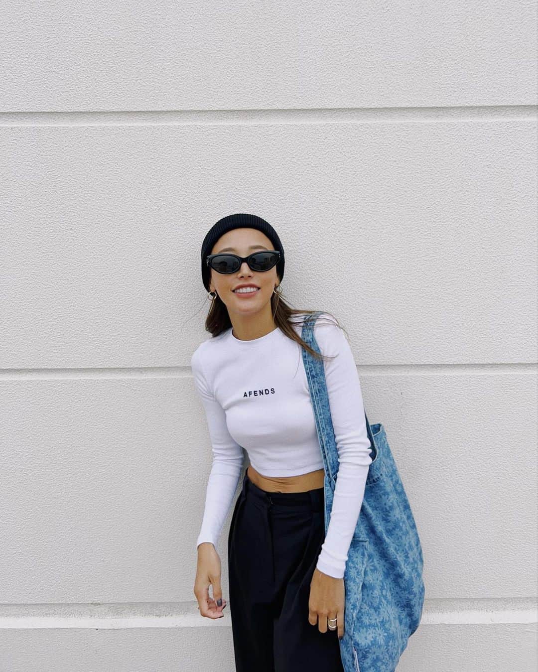 馬詰まほのインスタグラム：「@afends 🖤 #outfit #afendswomens ☺︎✌︎」