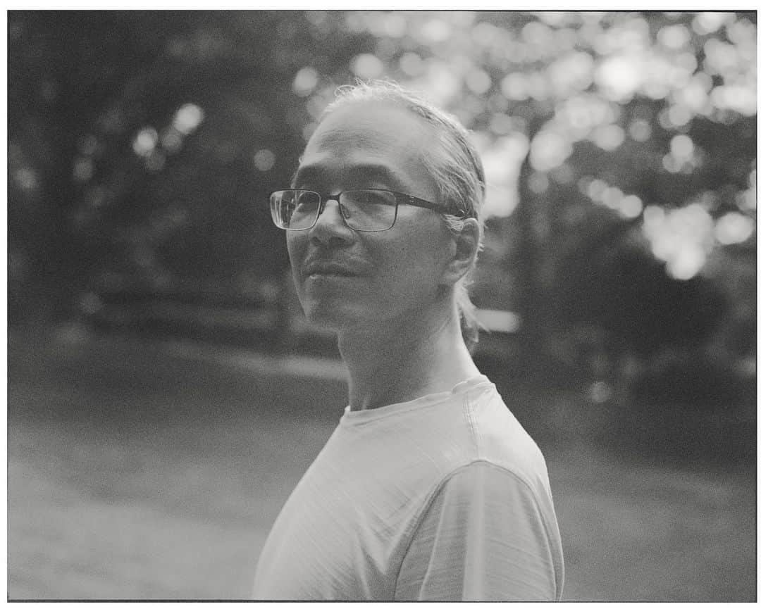Kisshomaru S.のインスタグラム：「Ted Chiang for @wired_jp   “It is important to recognize things in the long term, not as individuals but as a society”  「個人としてではなく社会として長期的にものごとを認識していくことが大切です」」