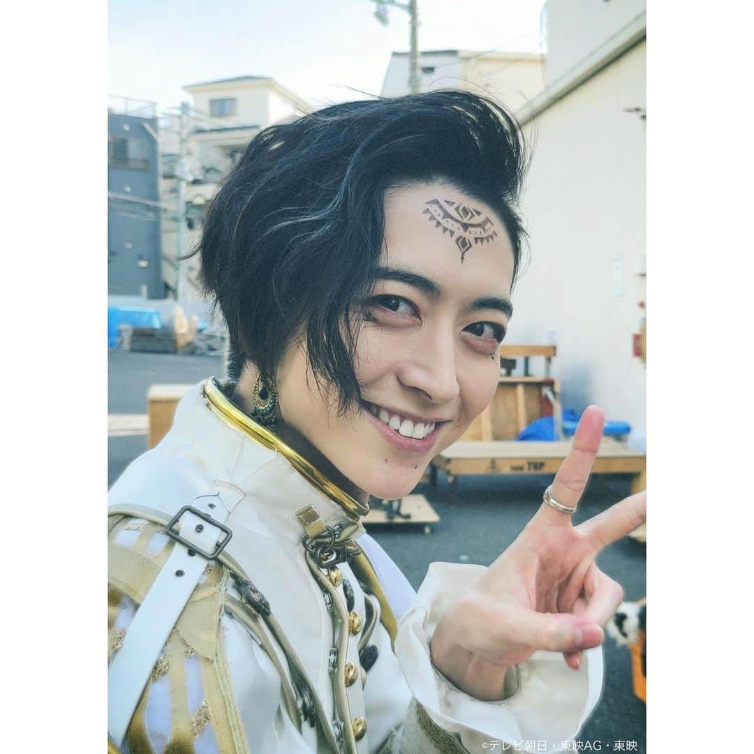 池田匡志さんのインスタグラム写真 - (池田匡志Instagram)「第32話ご視聴ありがとうございました！ キョウリュウジャーの皆さんとの絡みに 王様たちのアクション！ 新鮮でかっこよかったですよね！ 次回もお楽しみに！  Photo by ヒメノ  #王様戦隊キングオージャー」10月8日 19時58分 - ikeda__masashi