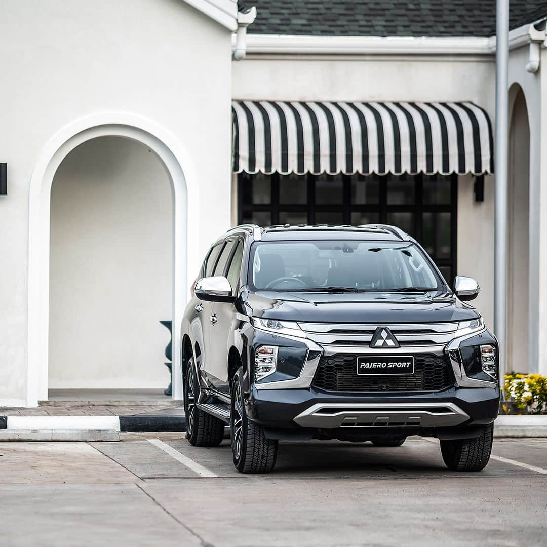 Mitsubishi Motors Thailandのインスタグラム：「วันสบายๆ กับรถคู่ใจ New Mitsubishi Pajero Sport มาพร้อมความหรูหรา สง่างาม ให้คุณโดดเด่นกว่าใครบนท้องถนน   #กล้าที่จะต่าง #BeDifferent #NewMitsubishiPajeroSportEliteEdition #MitsubishiMotorsThailand #MitsubishiMotors #SUV #รถครอบครัว #PajeroThailand #PajeroClub #รถครอบครัว7ที่นั่ง #ปาเจโร่สปอร์ต #รถยนต์ #MitsubishiPajeroSport #SUVCars #Lifestyle #photooftheday」