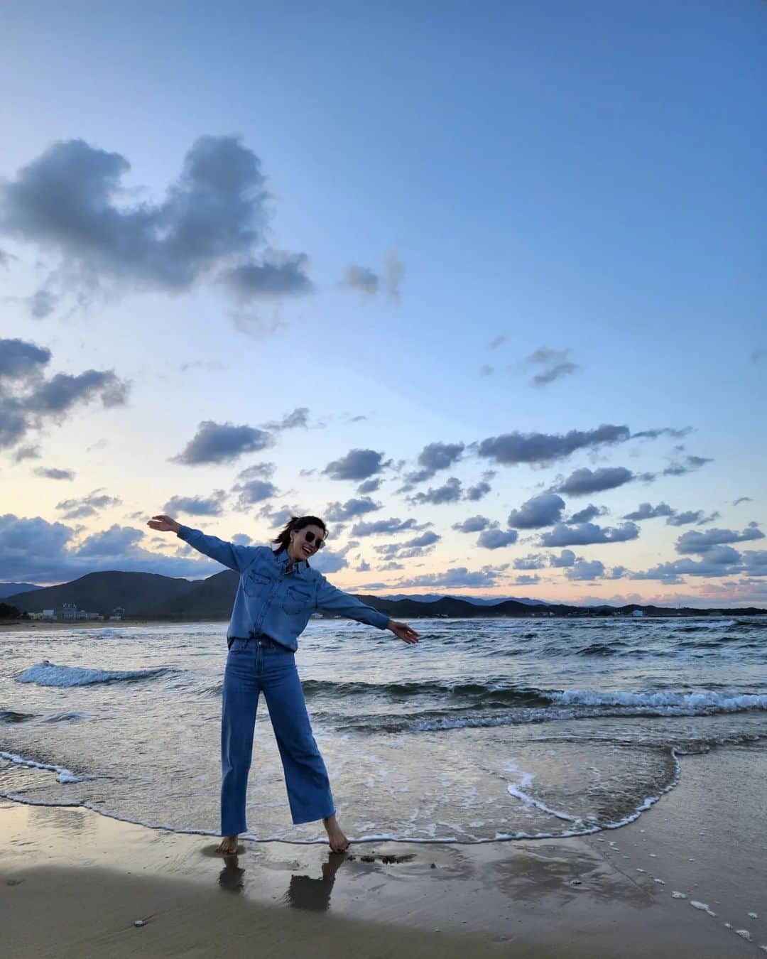 ユソンさんのインスタグラム写真 - (ユソンInstagram)「바다가 가장 아름다워지는 시간..」10月8日 20時10分 - yoo_sun0129