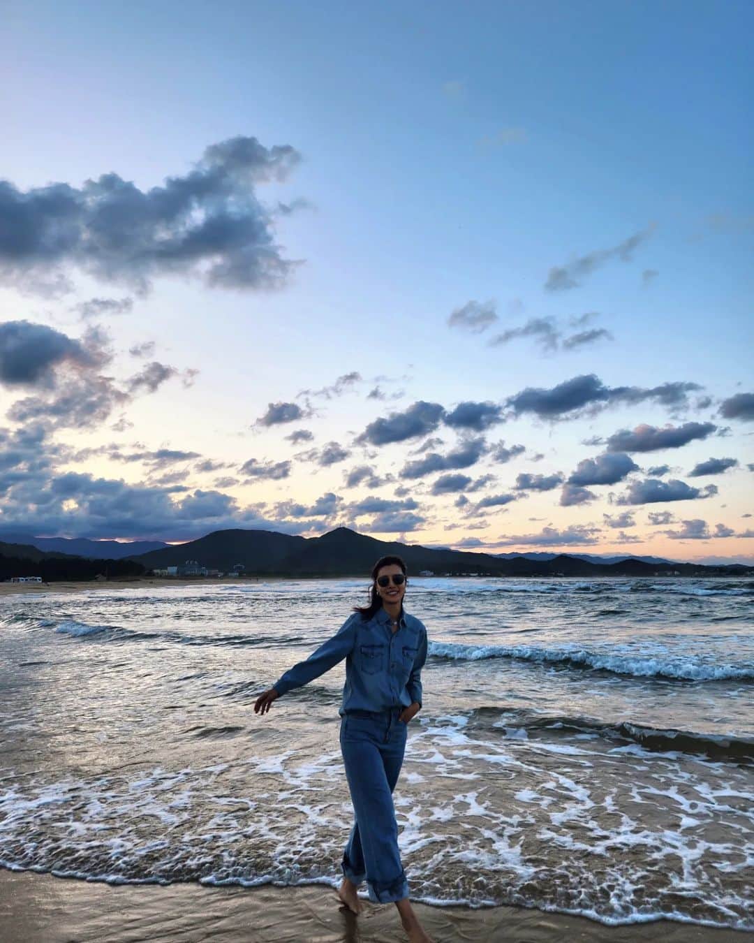 ユソンさんのインスタグラム写真 - (ユソンInstagram)「바다가 가장 아름다워지는 시간..」10月8日 20時10分 - yoo_sun0129