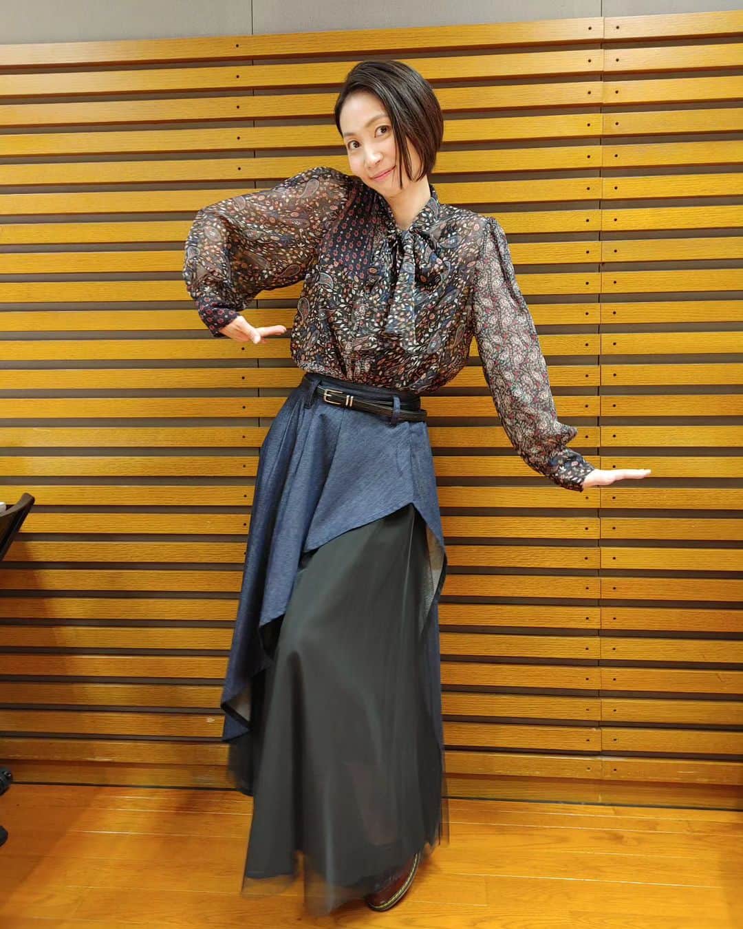 濱田准のインスタグラム：「わぁーい❗❗ さんま御殿にお邪魔してきましたぁぁ😆✨✨ おききと親戚のあんちゃんいないのは寂しかったけど、告知見たら普通に爆笑して楽しんでました🥳🙋👍  #さんま御殿 10月10日火曜よる7時 🍁秋の3時間SP🍁  スペシャルですぅぅ👏👏」