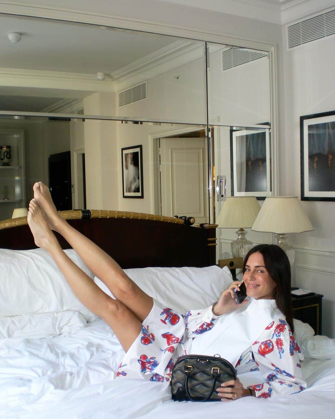 ガラ・ゴンザレスのインスタグラム：「Sunday calling…📞 and today marks the first real day off during  the past 4 weeks.  What in other seasons ( pre covid ) would have marked the begging of my time off from fashion, this year I’ll have to hold on my pants for a few more weeks till I can truly say hasta luego. Your girl has a show to run and other pretty big news up the sleeve starting this Tuesday. 😎 watch this space   TY 💕 @louisvuitton for my last number to finish up a fashion week that brought back all the fun days 🍬」