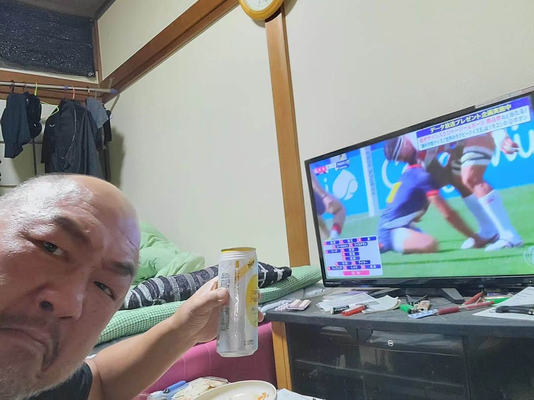 高岩竜一のインスタグラム：「頑張って日本🏉」