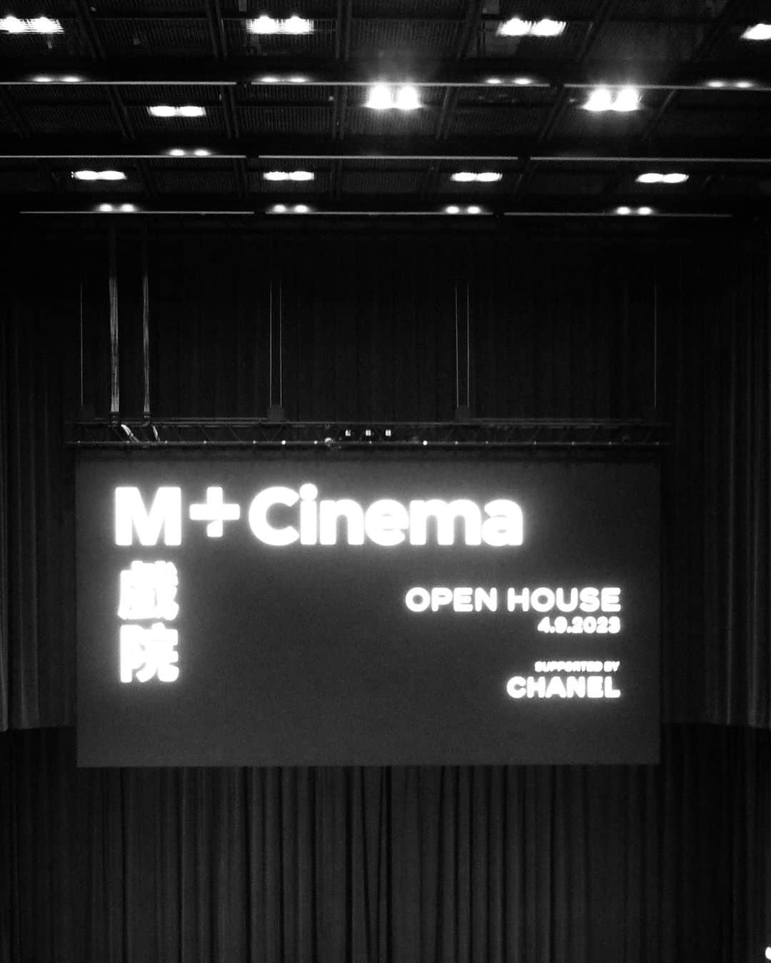 ハンナ・チャンさんのインスタグラム写真 - (ハンナ・チャンInstagram)「People, cinema, and love. Celebrating the three-year partnership between Chanel and M+ moving image. 🖤  @chanelofficial #mpluscinema #mplusmuseum」10月8日 20時38分 - hannachanx