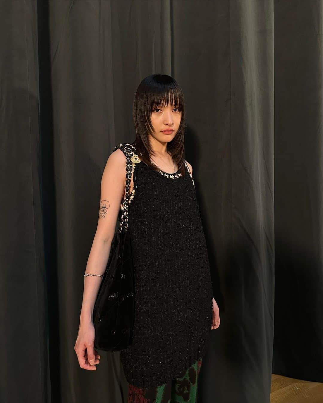 ハンナ・チャンのインスタグラム：「People, cinema, and love. Celebrating the three-year partnership between Chanel and M+ moving image. 🖤  @chanelofficial #mpluscinema #mplusmuseum」