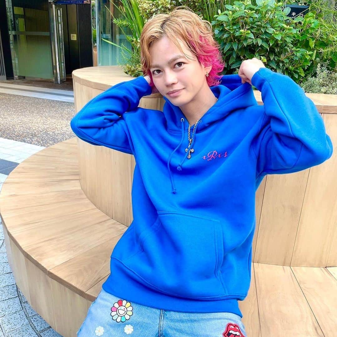 春木開さんのインスタグラム写真 - (春木開Instagram)「🆕何色がいい？🖤💙❤️🩷  好きな服着て 好きな髪型して 好きなこと喋って 自分の機嫌は自分で取る 機嫌良くやってれば 人生上手くいく  それがポジティブな人生❤️  コメントしてくれた人には㊙️ショット送るよ🤩何色がイケてるか教えてくれたら嬉しいな☺️ @iris__official__」10月8日 20時39分 - haruki.kai