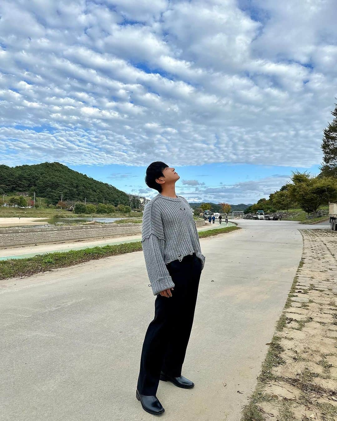 ファン・チヨルのインスタグラム：「beautiful sky☺️ #봉화」