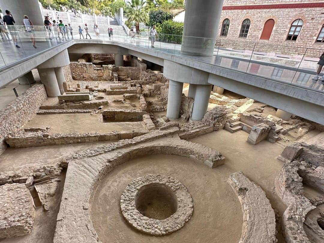 森下紀子さんのインスタグラム写真 - (森下紀子Instagram)「. アテネのアクロポリス パルテノン神殿は神々しく美しかった  遺跡の上に建てられている 新アクロポリス博物館も良かったな  #アクロポリス #パルテノン神殿 #Acropolis #Parthenon #写真が溜まってますw #もうしばらくお付き合い下さい」10月8日 20時50分 - noriko_morishita_