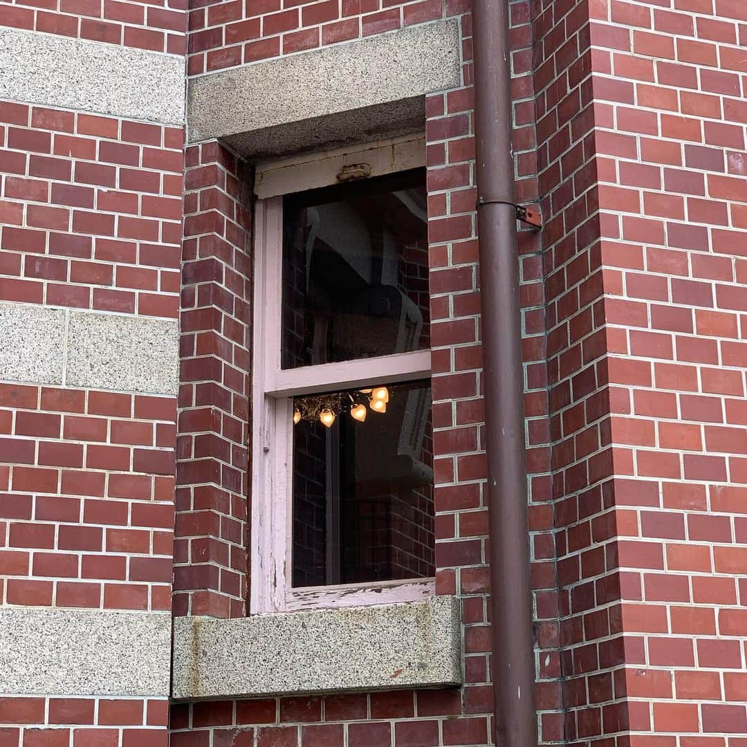 クリス智子さんのインスタグラム写真 - (クリス智子Instagram)「盛岡、窓まとめ。 （重複あり）  #窓好き #盛岡」10月8日 20時54分 - chris_tomoko