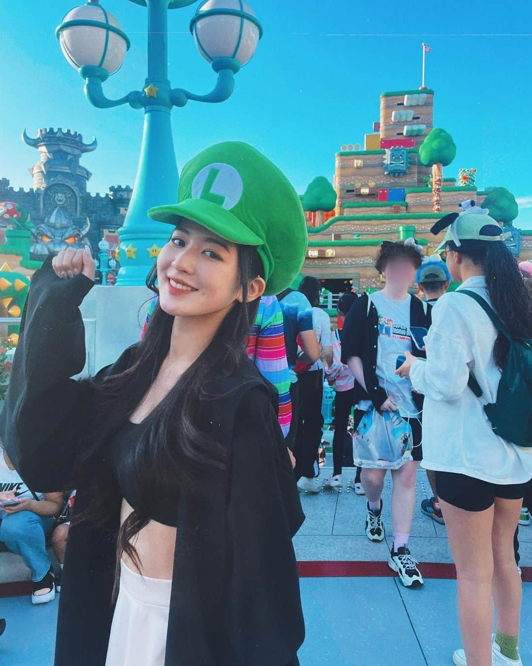 當山みれいのインスタグラム：「🎮🌐❤️💚 丸顔の母はマリオ、面長の私はルイージなの」