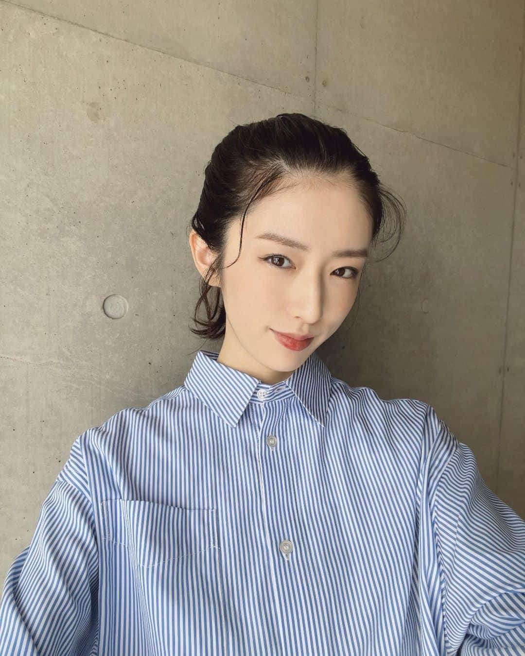 樋口柚子のインスタグラム：「おでこポニーテール💫 最近涼しくてサイコー🤗」