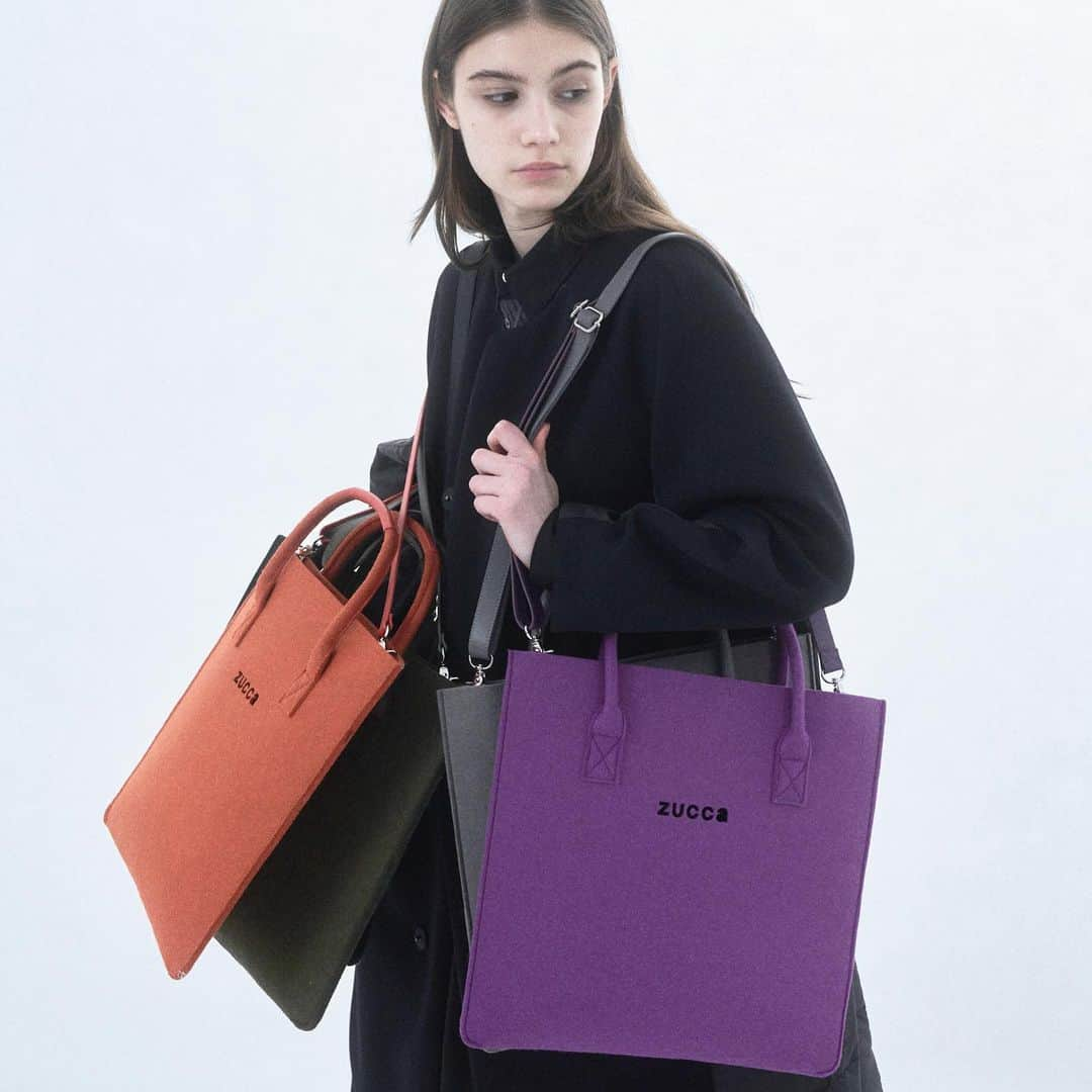 ZUCCa official Instagramのインスタグラム：「… AUTUMN-WINTER 2023  厚みのあるフェルトにくり抜いたロゴがアイコニックなフェルトロゴBAGは、秋冬らしい5色のカラー・ラインナップ。アクセサリー感覚で身につけて、秋冬のコーディネートを彩ってみて。 _ Felted Logo Shoulder Bag ZU33AG062 _ @zucca_staff #newarrivals #autumn #winter #2023 #aw23#collection #fashion #tokyo#japan#ootd #zucca #zuccatokyo #ズッカ#ズッカトウキョウ #anetonlinestore」