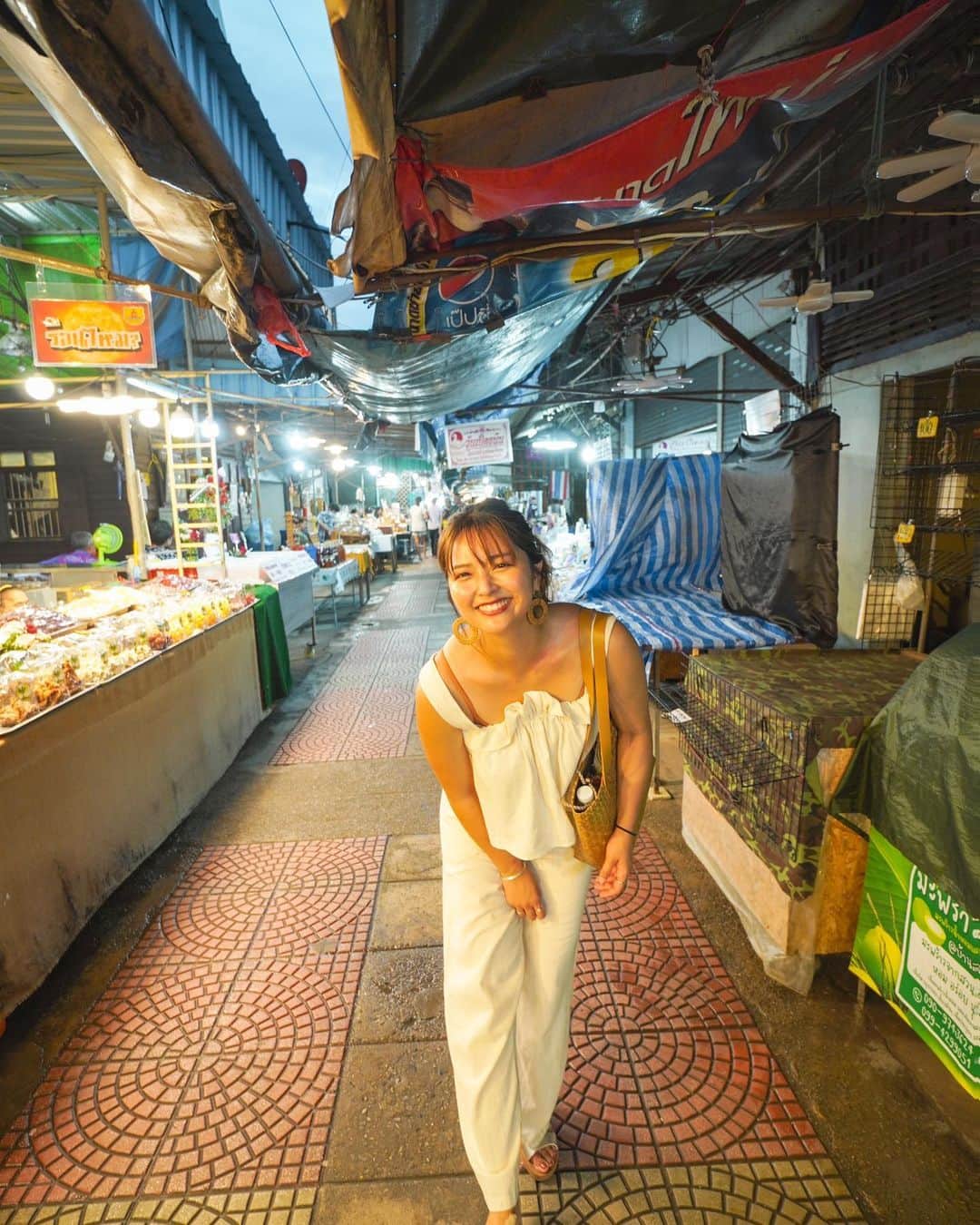 Miyuuさんのインスタグラム写真 - (MiyuuInstagram)「📍 𝘼𝙢𝙥𝙝𝙖𝙬𝙖 𝙁𝙡𝙤𝙖𝙩𝙞𝙣𝙜 𝙈𝙖𝙧𝙠𝙚𝙩🇹🇭 #amphawafloatingmarket#thailand#bangkok#バンコク#アンパワー水上マーケット」10月8日 21時01分 - miyuuamazing