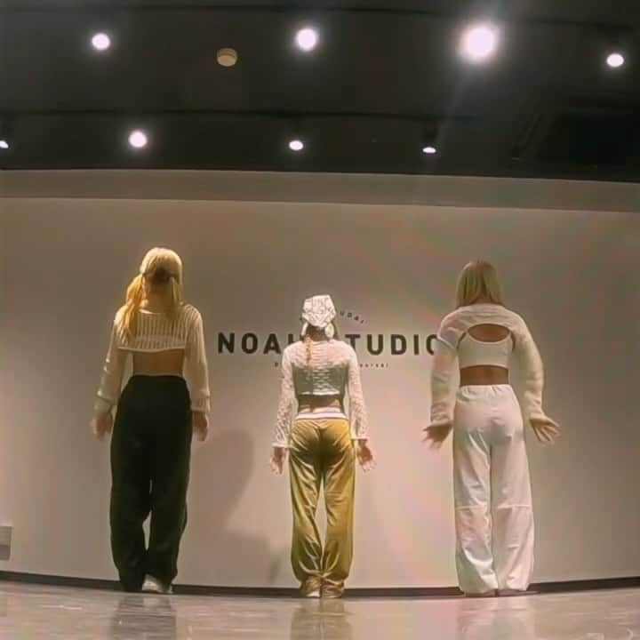 HIYORIのインスタグラム：「♩Cash Race｜ @tinashenow 🌵💕🪽 choreo by me. with @__arisabieber__ @yukiplo  #cashrace #tinashe #choreography #dance #noadanceacademy」