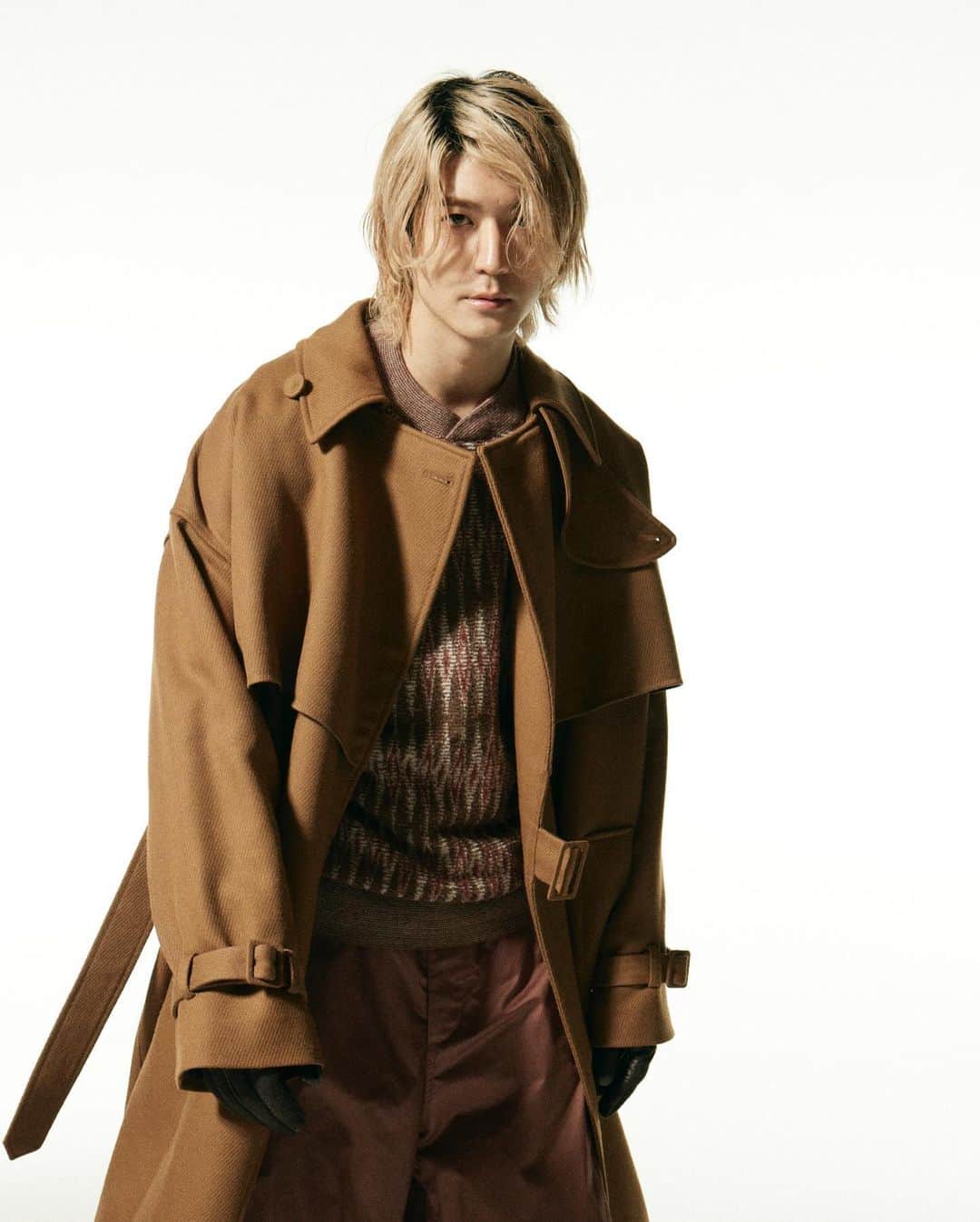 のインスタグラム：「Unreleased cuts from the October issue of MEN’S NON-NO.   EMPORIO ARMANI  #emporioarmani #mensnonno #アザーカット」