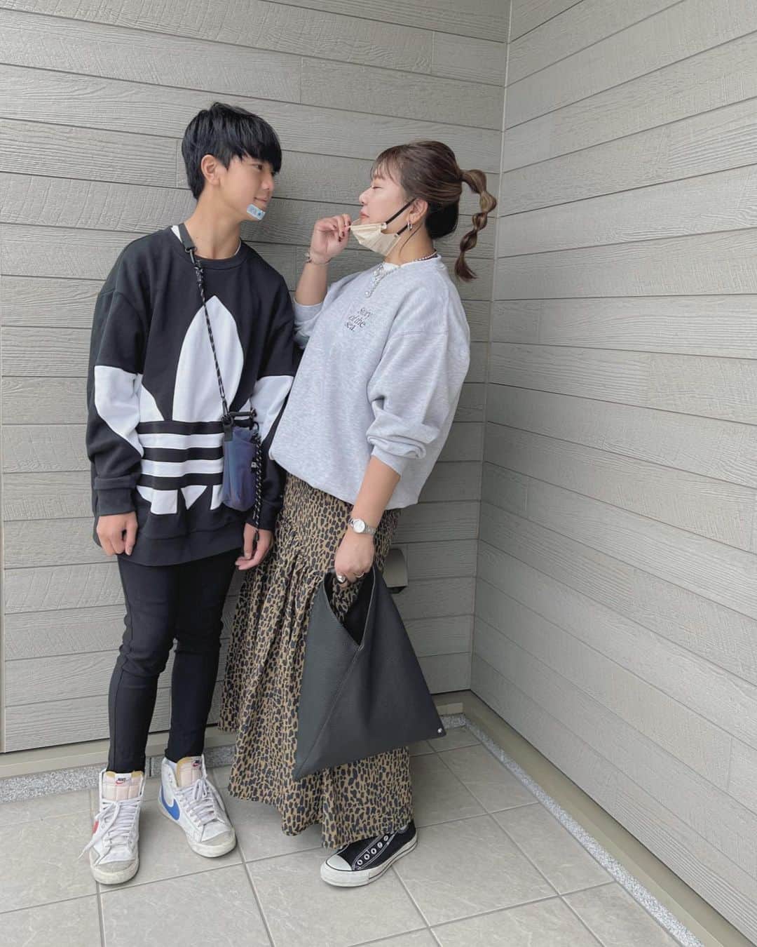 mmmaaakkkiiikkkoooのインスタグラム：「身長越された~www  . . . .  #ママコーデ#ママファッション#大人カジュアル#カジュアルコーデ#シンプルコーデ#モノトーンコーデ #ootd#outfit#locari#partegram #プチプラコーデ#40代コーデ#30代コーデ#大人女子#インスタ映え#韓国ファッション#レディースファッション#プチプラ#プチプラファッション#adidas#wego#親子コーデ#息子」