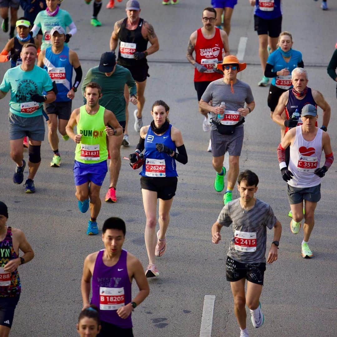 アボットジャパンのインスタグラム：「Every mile, every moment, lived fully.   Congratulations to all @chimarathon finishers! #AbbottWMM」