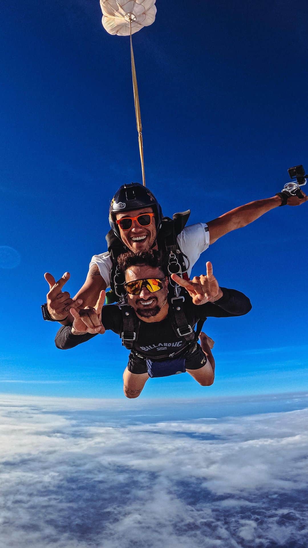 イタロ・フェレイラのインスタグラム：「Checklist… 🪂 ✔️   Edit: @rodrigoedo」