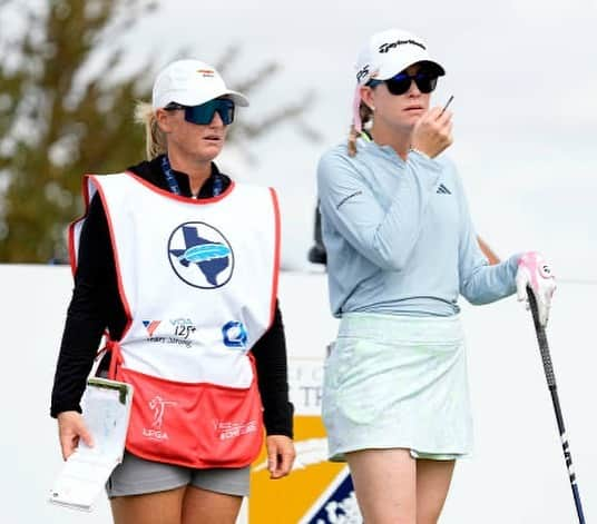 ポーラ・クリーマーさんのインスタグラム写真 - (ポーラ・クリーマーInstagram)「Just two girls trying to figure it out. Putter was not listening 🙉 thank you @ascendantlpga for supporting the @lpga_tour see you next year 😊」10月9日 7時44分 - paulacreamer1