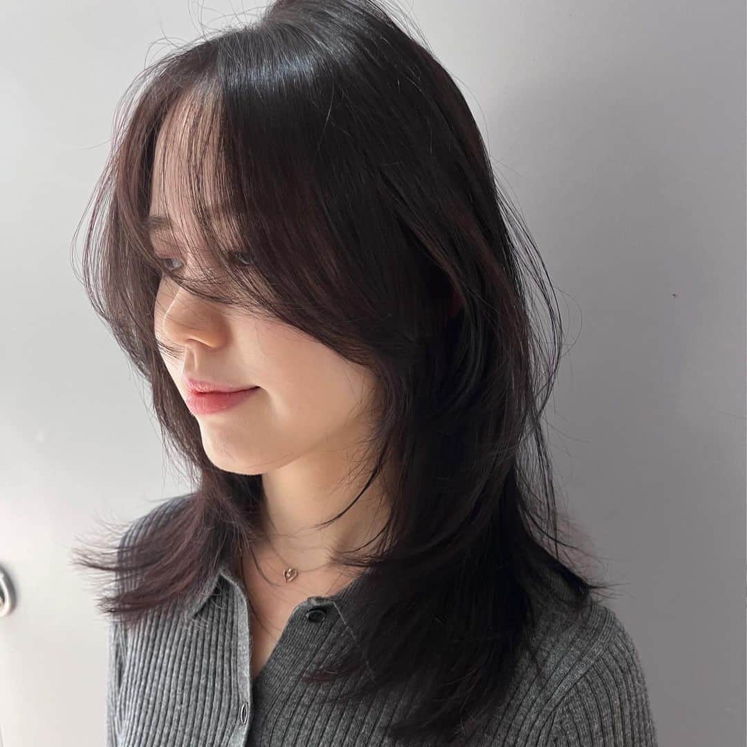 花見菜月さんのインスタグラム写真 - (花見菜月Instagram)「さらっとしたlayer cut🩶 お家でも簡単に可愛くスタイリングできます◎」10月9日 8時07分 - ____naki.____