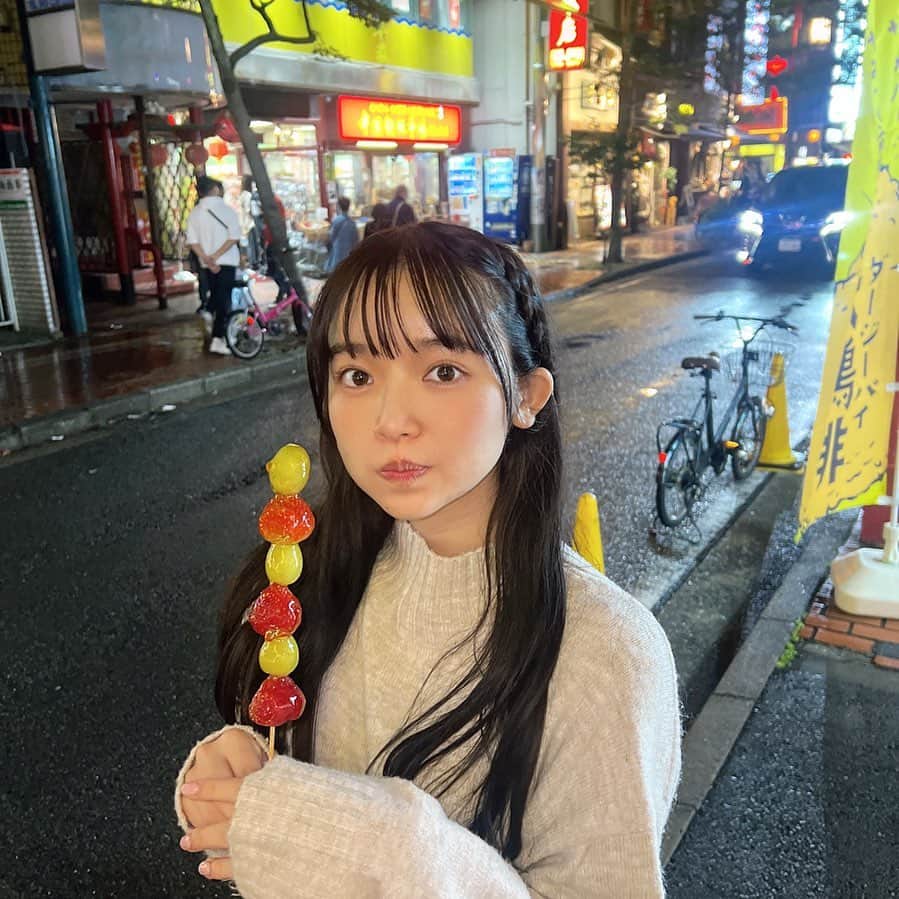 倉河奈央さんのインスタグラム写真 - (倉河奈央Instagram)「▫️中華街でマスカットといちごの飴食べた🍬」10月8日 23時15分 - nao_kurakawa