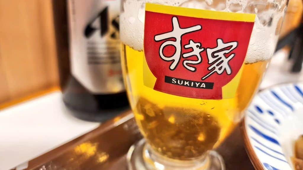 ケニチのインスタグラム：「すき家の最強セット🍺 #すき家　#ビール」