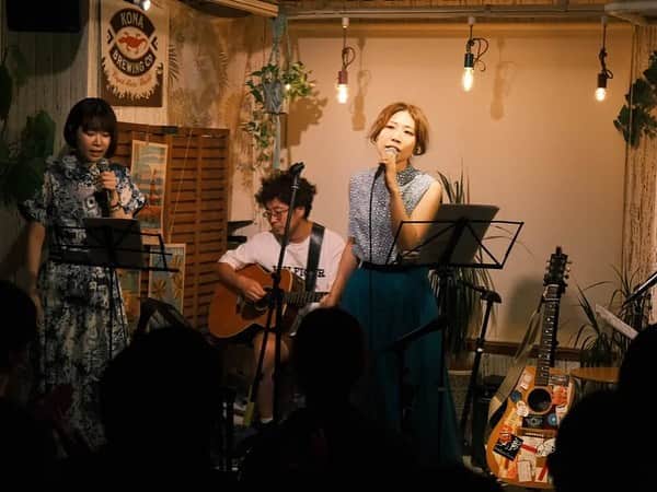 青木慶則さんのインスタグラム写真 - (青木慶則Instagram)「今日で7/8からちょうど3ヶ月目。というわけで6/23に引き続き、こちらの写真たちもSNSではあまり公開出来ていなかったので、あらためて。イトケンはいつもたくさん撮ってくれるので、良い写真はまだまだあるのだけど、いつかの機会に。  この日は青木慶則 presents "Soft Package 2"、初の正式なレーベルナイトでもありました。3は11/18(土)東京・浜町The Lock (August Moon Cafe 3F)、13時〜19時くらいの開催、5アーティスト観れて3200円と大変お得ですよ。良ければまたそこでお会いしましょう。  Photo by 伊藤健太 @ito_ken   出演： 青木慶則 乙川ともこ @ottotto1101  熊谷あすみ @_asummy_  こんのひよせ @hiyosekonno  Guest 横沢俊一郎 @yokosawaband  Support Guitar 石本大介  Special Thanks to 下北沢 Rhapsody @rhapsodysince2016」10月8日 23時20分 - yoshinori.aoki.official