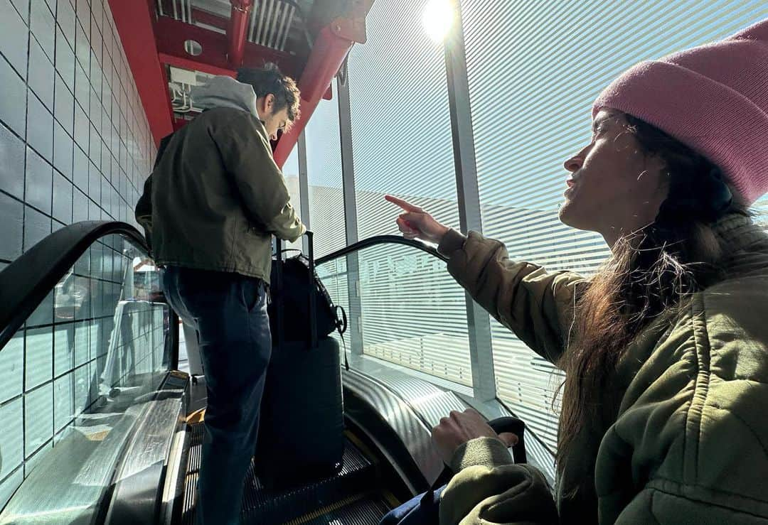 ベン・シュワルツさんのインスタグラム写真 - (ベン・シュワルツInstagram)「Two nights. Two of my favorite shows. Thank you so much Chicago. One of the best theatres in the world. Means so much to perform at that theatre in the Mecca of improv. So much fun. So much kissing on stage. Thank you to incredible performers @eugcordero @maryhollandaise @drewtarver.   And Minneapolis! That show was magic. The story from the audience being about loving @darrencriss. Then ending the show with a Hail Mary FaceTime to Darren which he picks up on the second try for the full callback. Incredible. We now have inside jokes with both of these audiences. Was a blast. Thank you to incredible performers @maryhollandaise @drewtarver and Minnesota’s own @captdope.  Thank you for selling out these venues and supporting us and long form improv.   THE TOUR IS ALMOST OVER! Seattle you are next! Then Houston and Dallas and that’s a wrap for the year. Get tix at Rejectedjokes.com. What a year.」10月8日 23時27分 - rejectedjokes