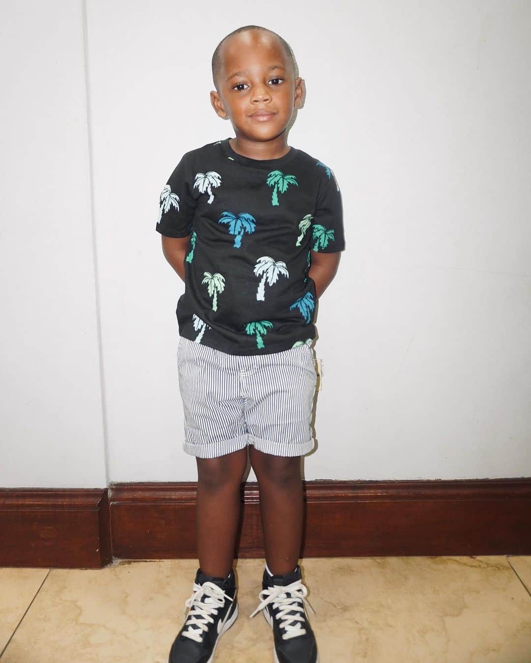アサファ・パウエルのインスタグラム：「Happy 4th birthday my son ❤️ let’s see what your mother say about these pictures 🤔」