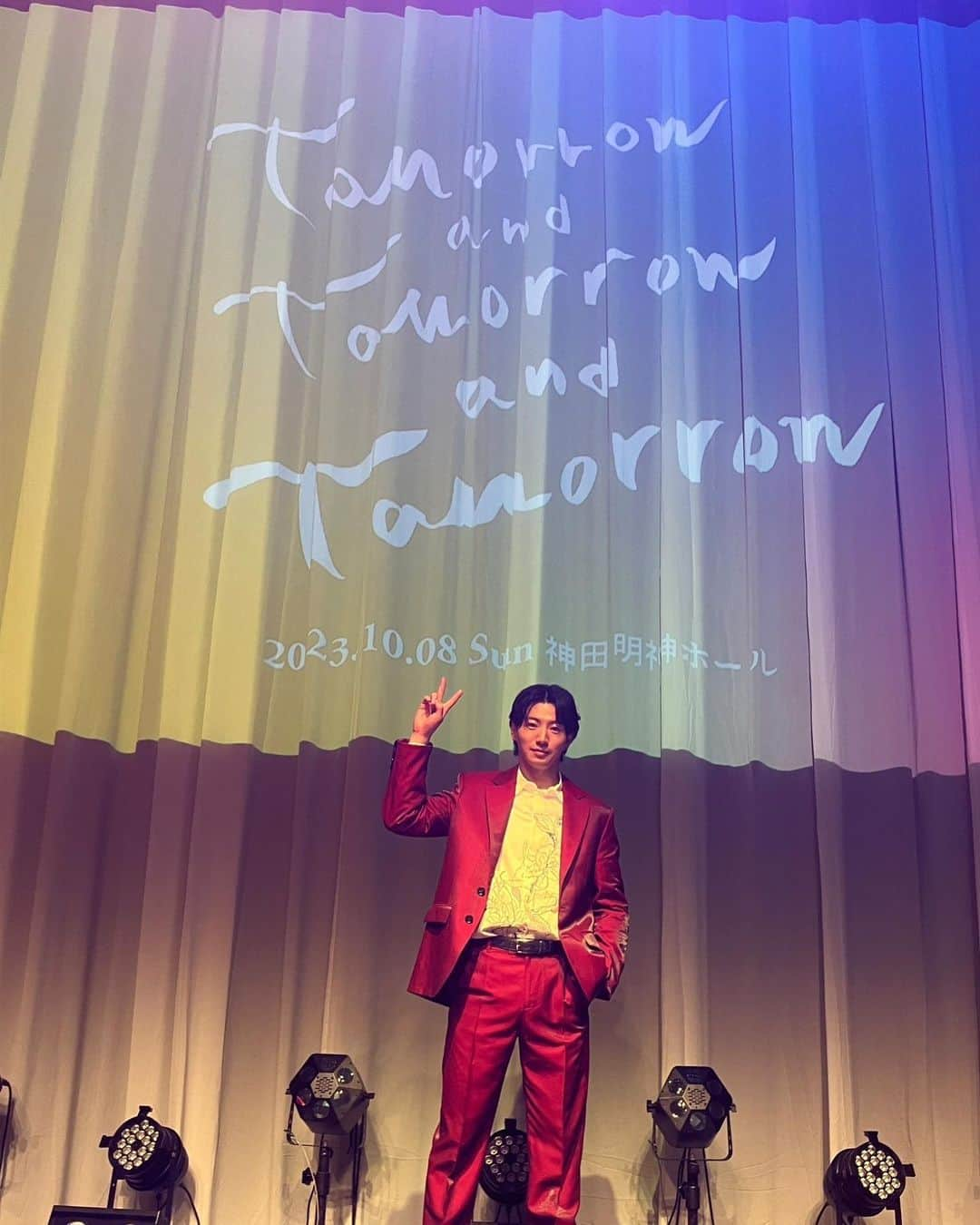 矢崎広さんのインスタグラム写真 - (矢崎広Instagram)「2023.10.8 本日は、 矢崎広ファンクラブイベント 「Tomorrow and tomorrow and tomorrow」 にご来場いただき、誠にありがとうございました！  前回の直接お会いできたイベントはコロナ禍前、約5年程の歳月を経ての開催となりました。  改めて今回、しっかりと皆さんと顔を合わせる機会ができた事、そして相変わらず自分の挑戦を見せれた事、大変嬉しく思います。  皆様の応援があって、今日のイベントを開催する事ができました。 皆様から頂いたプラスの力強いエネルギーを胸にこの先も矢崎広、頑張って参りたいと思います。  イベント大成功は、関わってくださった、お越しくださった全ての皆様のおかげです。感謝、感謝。  今日は本当に本当にありがとうございました！！！  #ONとOFF #TTT」10月9日 0時10分 - hiroshi_yazaki