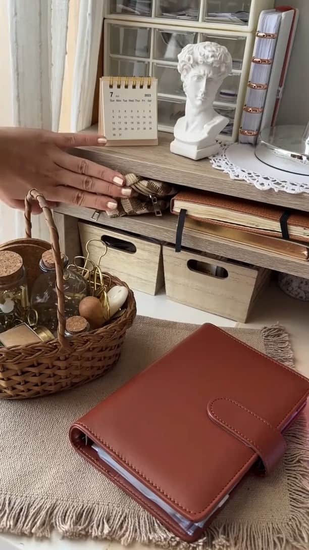 SHEINのインスタグラム：「Take your desk from drab to fab with SHEIN HOME finds courtesy of @maribu.jo 🏡👩‍💻✨ Tell us which picks would add some wow to your workspace 👇  🔎 15941879 17119105 18013767 16379505 13214686 19153493   #SHEIN #SHEINforAll #SHEINstyle #fashion #chic #saveinstyle」