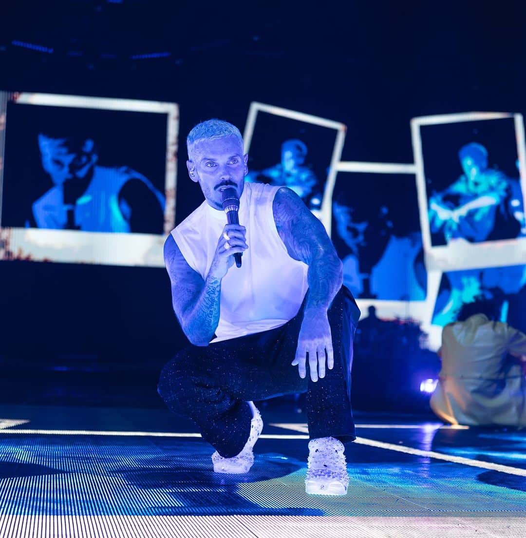 のインスタグラム：「Tout ce qu’il me reste… 🫵🏼 à vous! 👂🏼#EpicentreTour  📷@joeymatras」