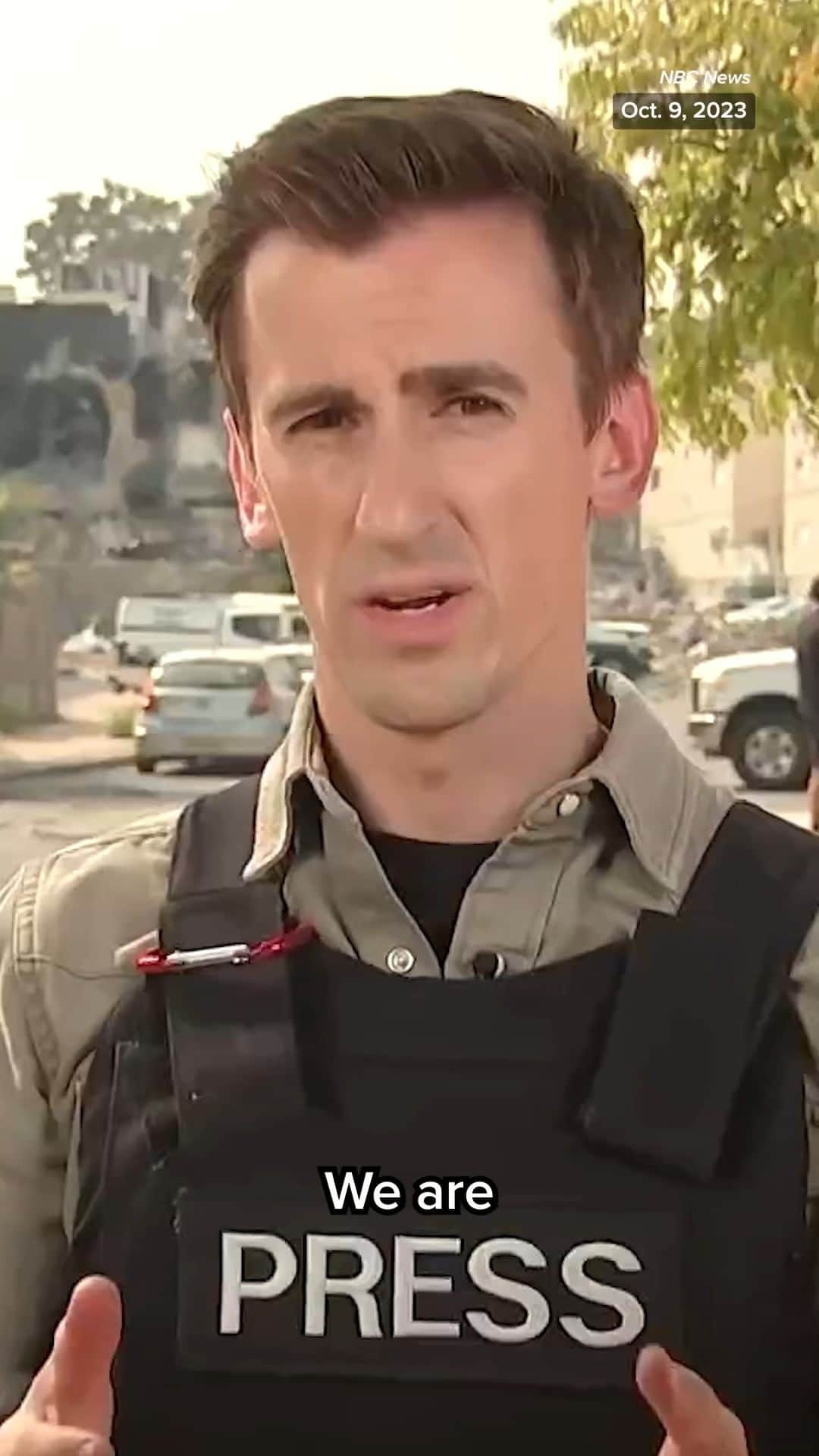 のインスタグラム：「Fighting raged into a second day after the Hamas launched an unprecedented attack on Israel, with battles ongoing in the country's south and retaliatory strikes leveling buildings Gaza.  @rafsanchez.nbc is on the ground with the latest.」