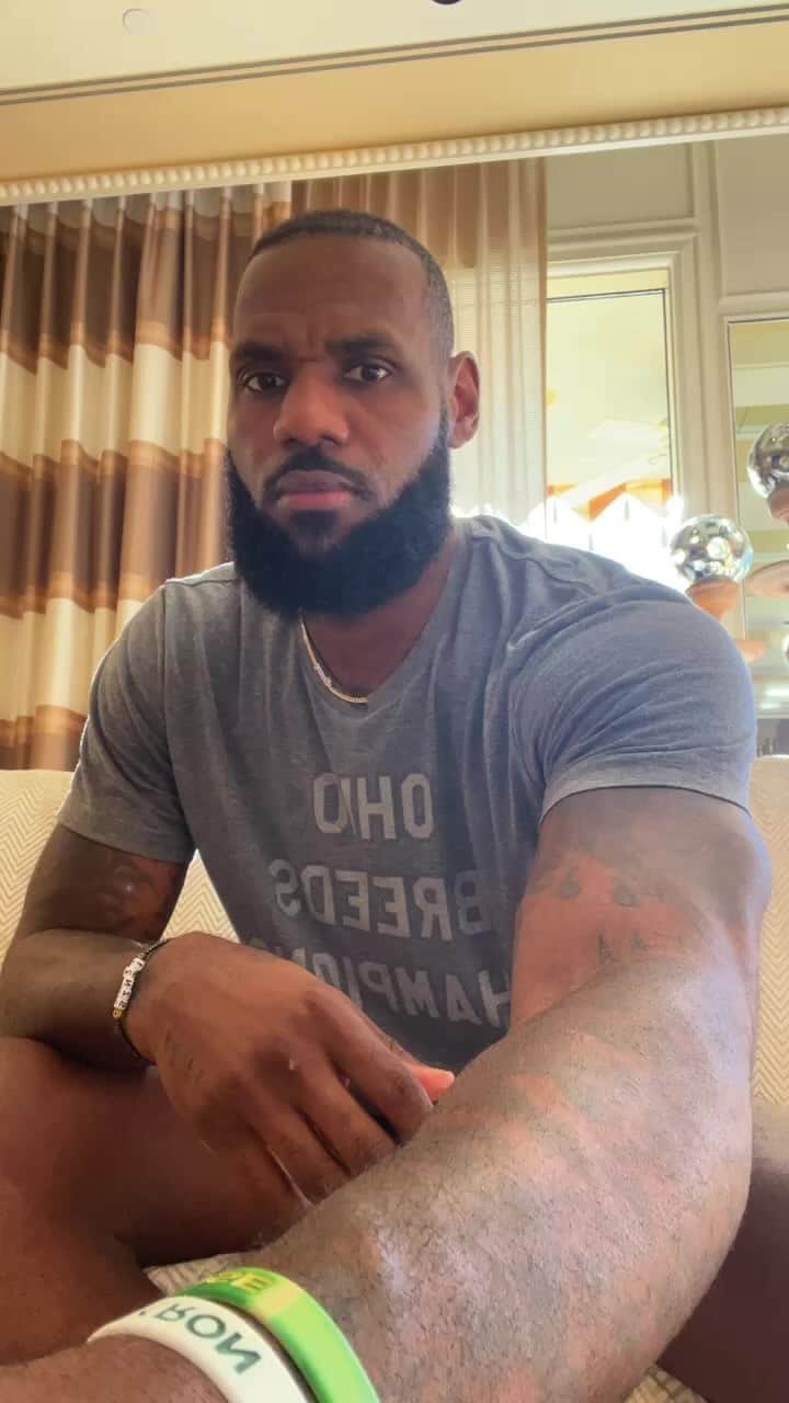 のインスタグラム：「Week 5 @nfl picks!! Enjoy your Sunday my friends! 🙏🏾🏈🤎👑 .」