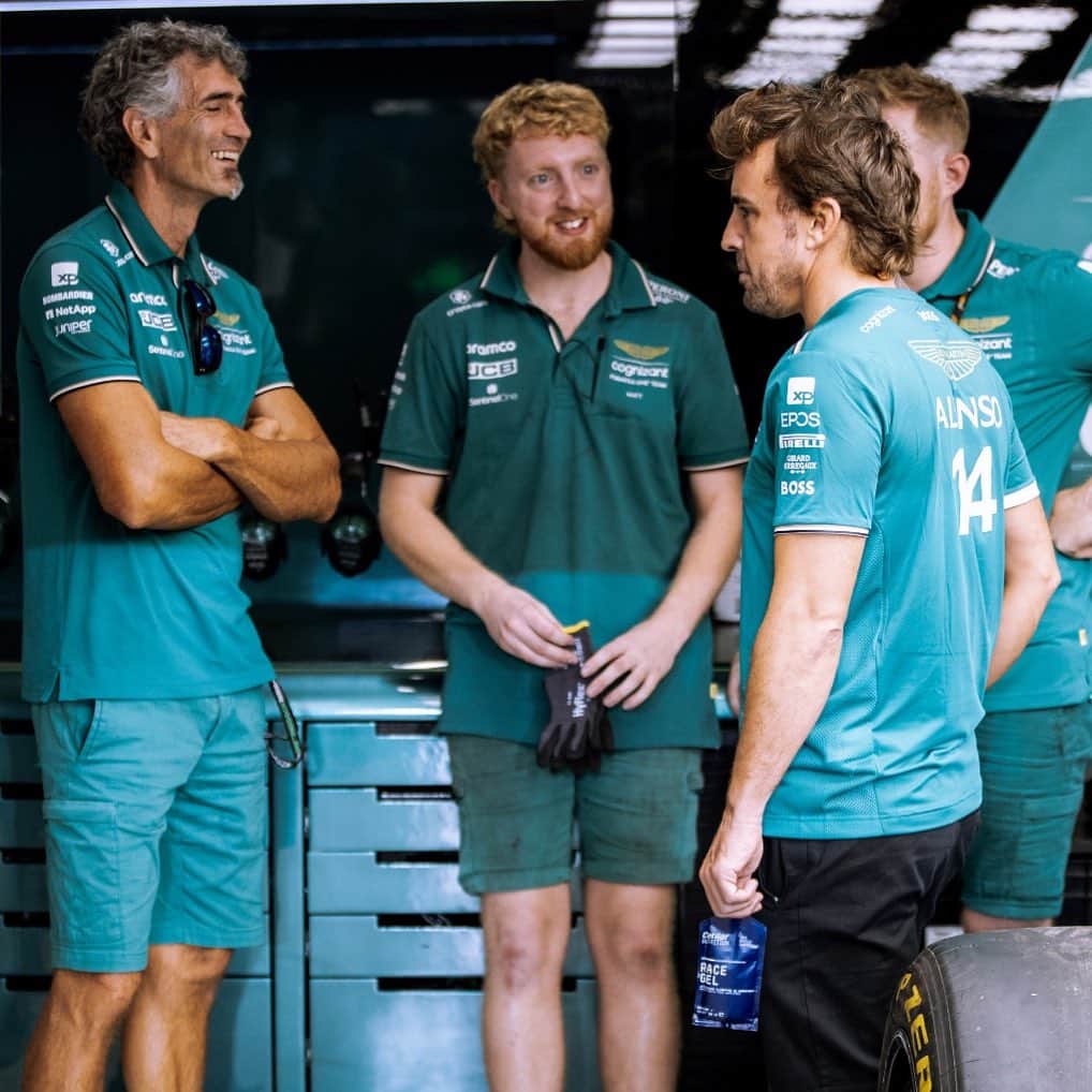 フェルナンド・アロンソのインスタグラム：「Race day. Ready. #f1 #qatar」